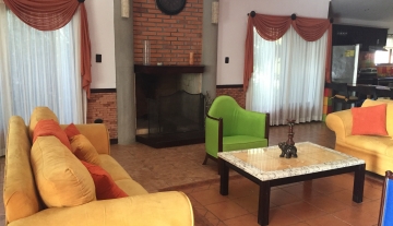 Amplia y hermosa sala